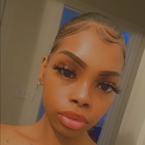 Meet your Posher, Nessa